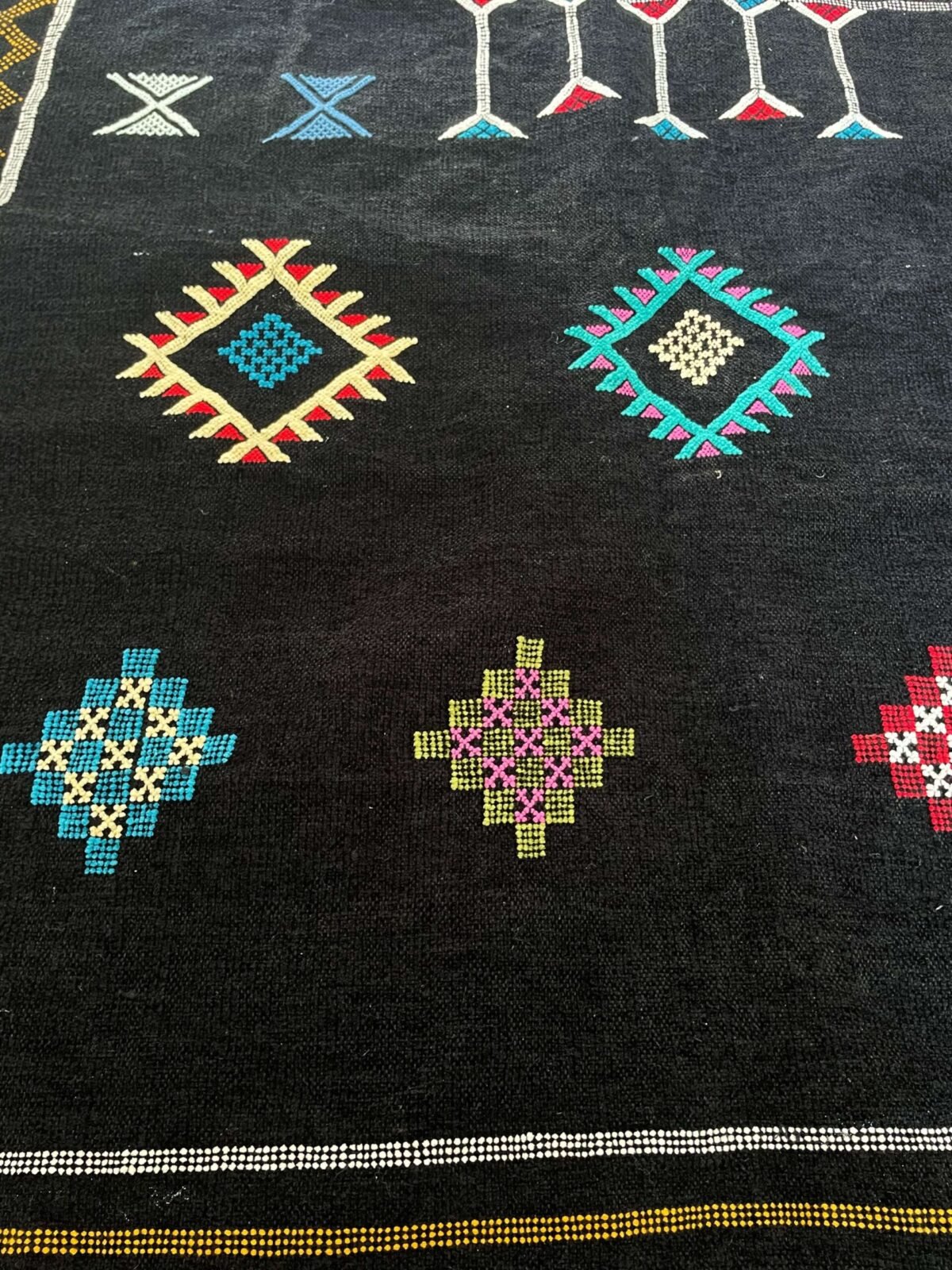 Tapis Berbère Authentique Laine Naturelle | Fait Main | 238x136 cm