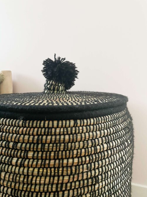 Corbeille berbère à pompons