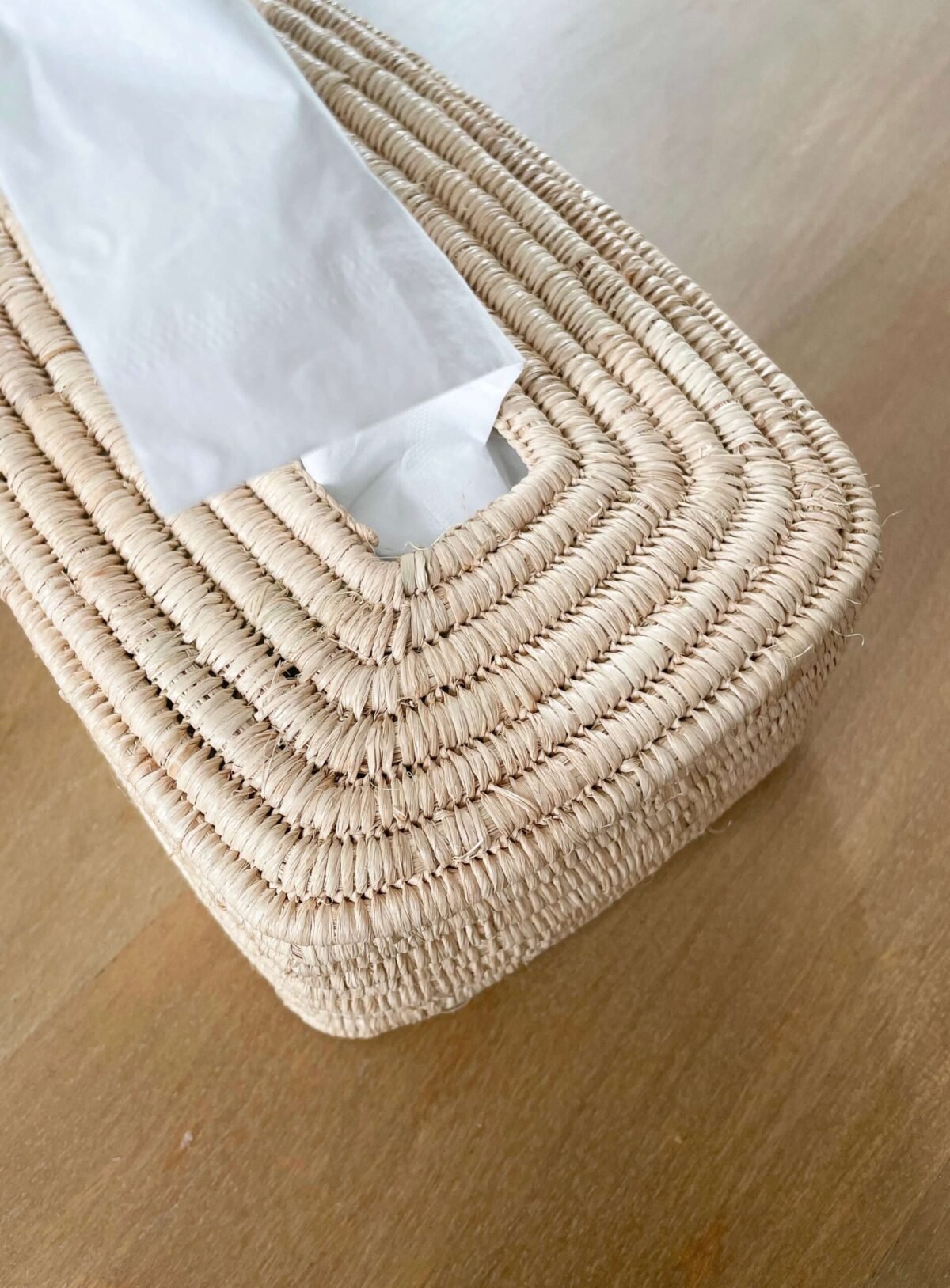 Étui à Mouchoirs en Raphia Fait Main | Design Naturel
