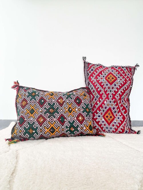 Grand Coussin Berbère Rouge Motifs et Sequins | 70x52 cm