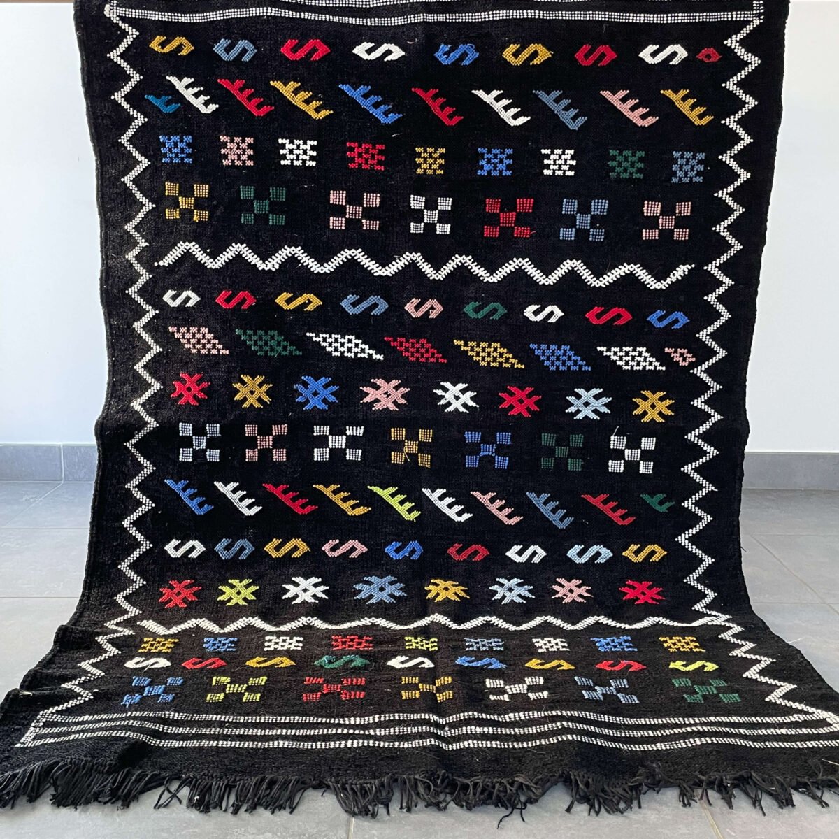 Élégant Tapis Berbère Noir