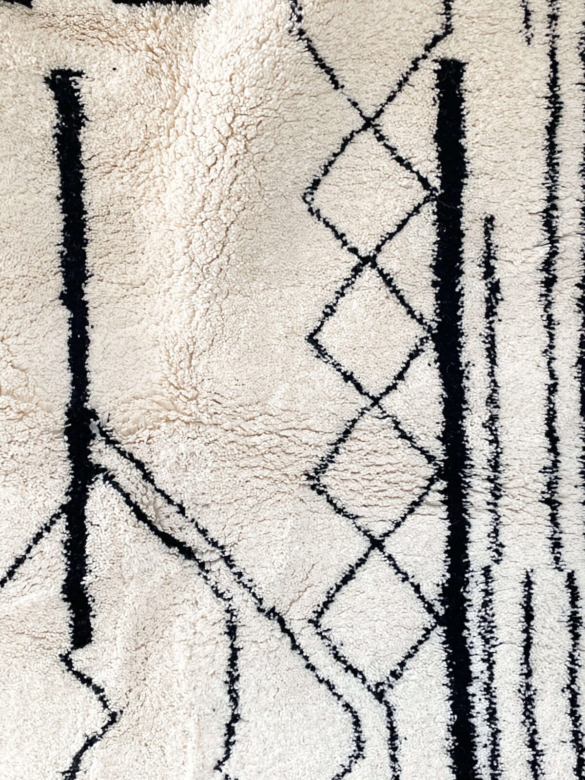 Tapis Berbère Noir et Blanc en Laine | 250x183 cm | Fait Main