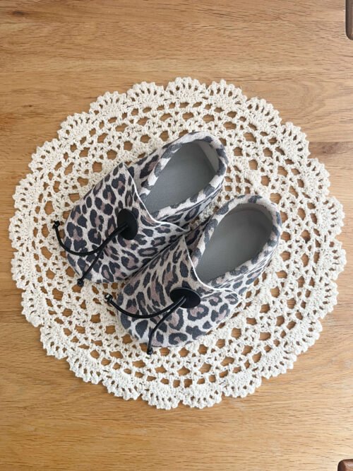 Chaussons Léopard Enfant en Cuir Souple | Ajustables | Pointures 22-24