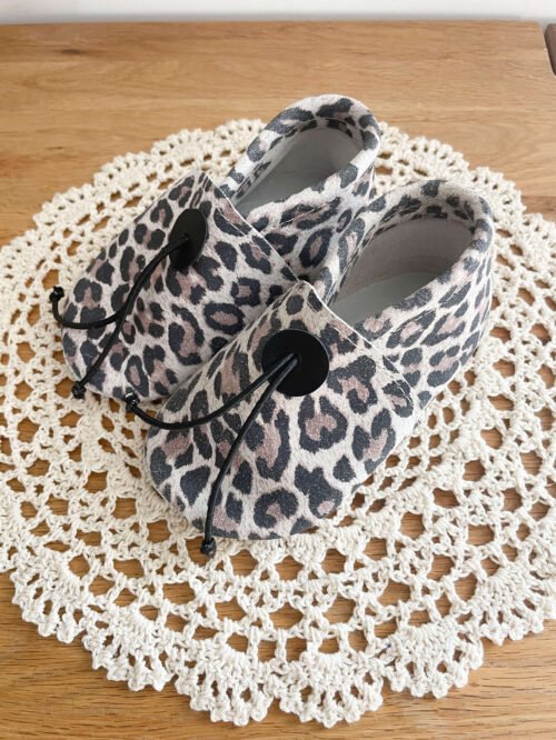 Chaussons Léopard Enfant en Cuir Souple | Ajustables | Pointures 22-24