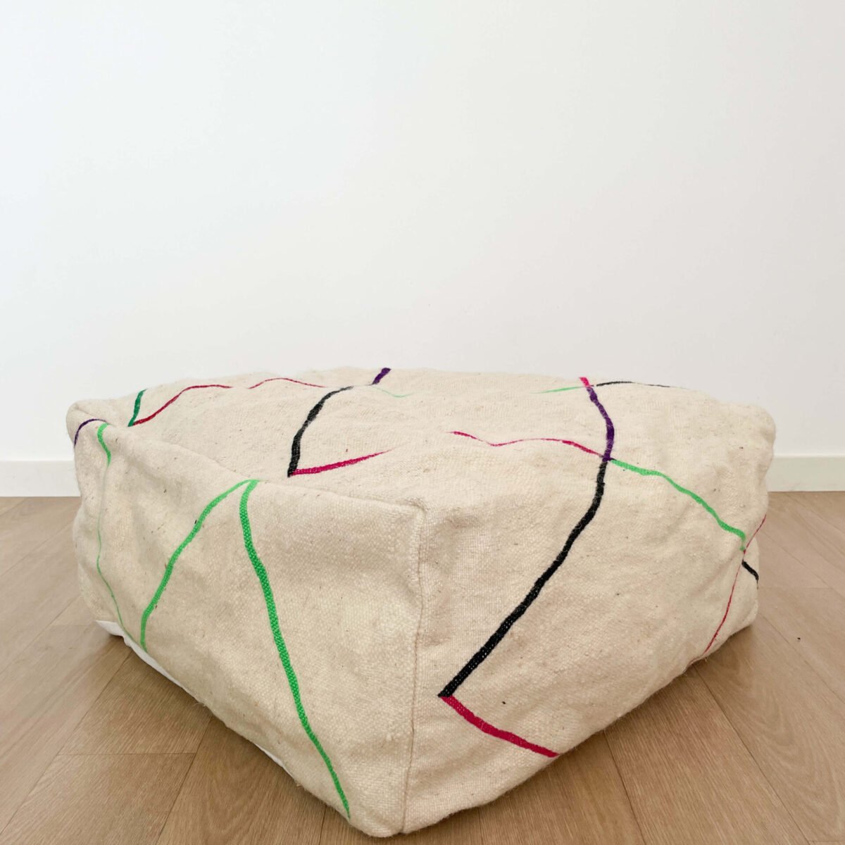Pouf Laine Arc-en-Ciel Fait Main | Couleurs Vibrantes | 60x60x26cm