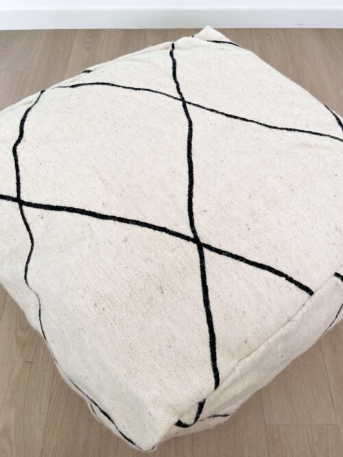 Pouf Laine Noir et Blanc Design Berbère Moderne | 60x60x26cm | Fait Main