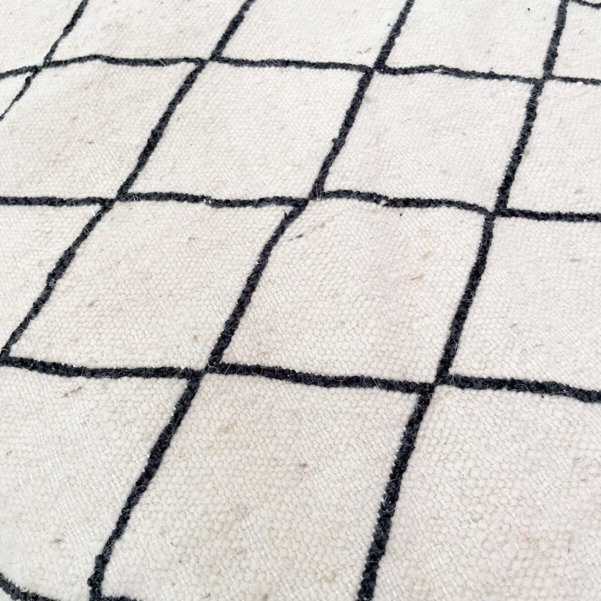 Pouf Kilim Noir et Blanc à Carreaux | 60x60x25 cm