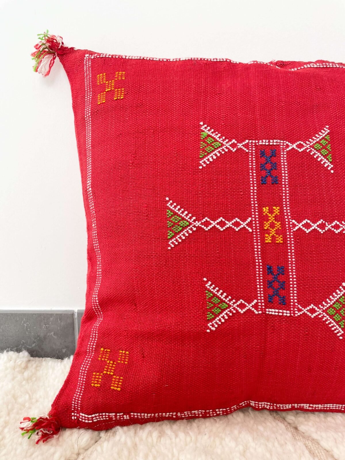 Coussin Sabra Rouge Berbère en Fibres Végétales | 46x42 cm