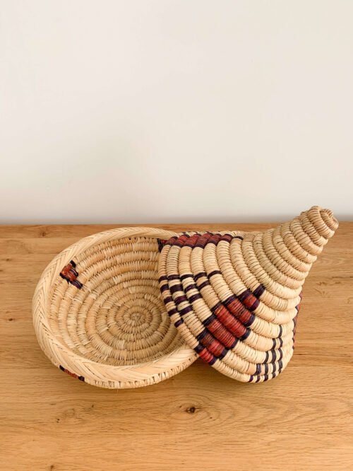 Tajine en osier à motifs