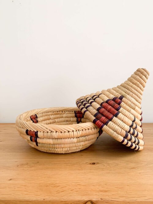 Tajine en osier à motifs