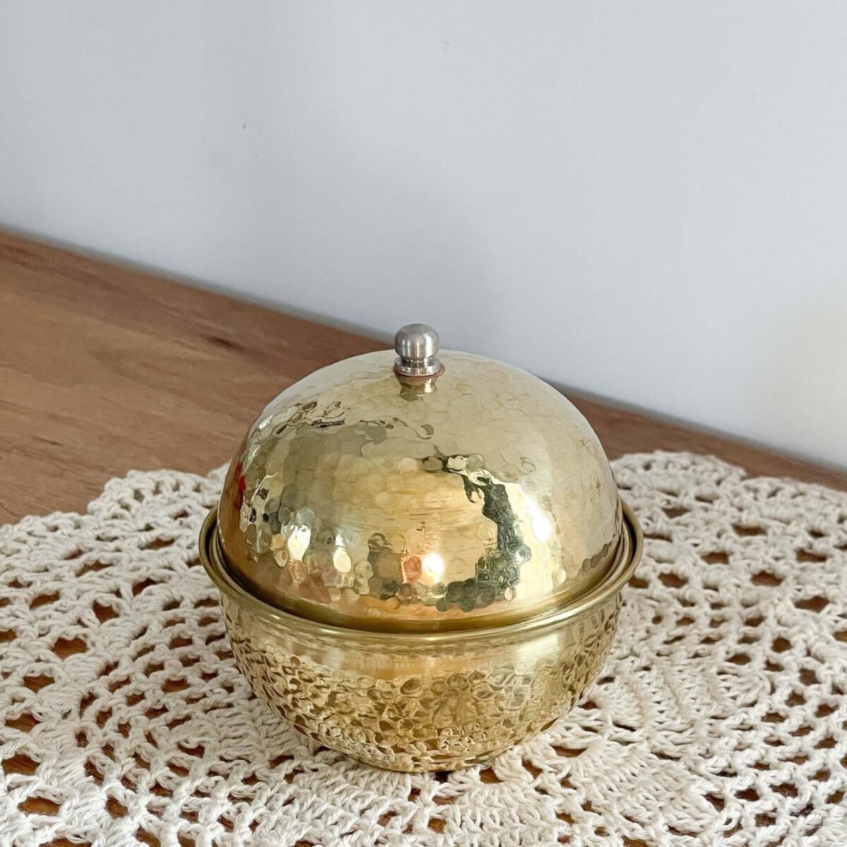 Boîte à Bijoux en Laiton Artisanale | 9x8cm | Rangement Élégant Marocain