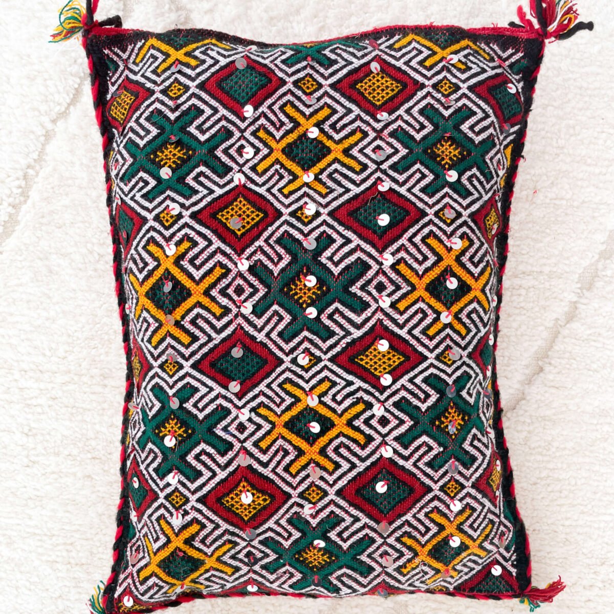 Grand Coussin Berbère Rouge Motifs et Sequins | 70x52 cm