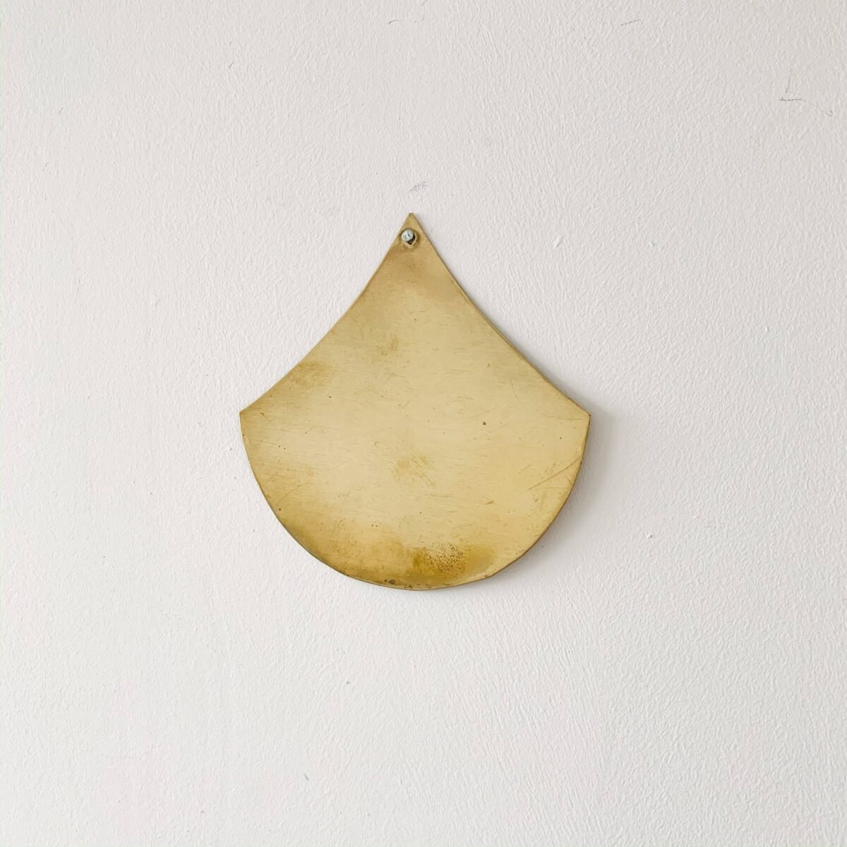 Ecaille en Laiton Déco Murale | 10x10 cm