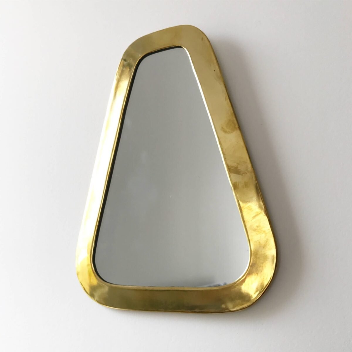 Miroir Triangulaire en Laiton Fait Main | 24 cm