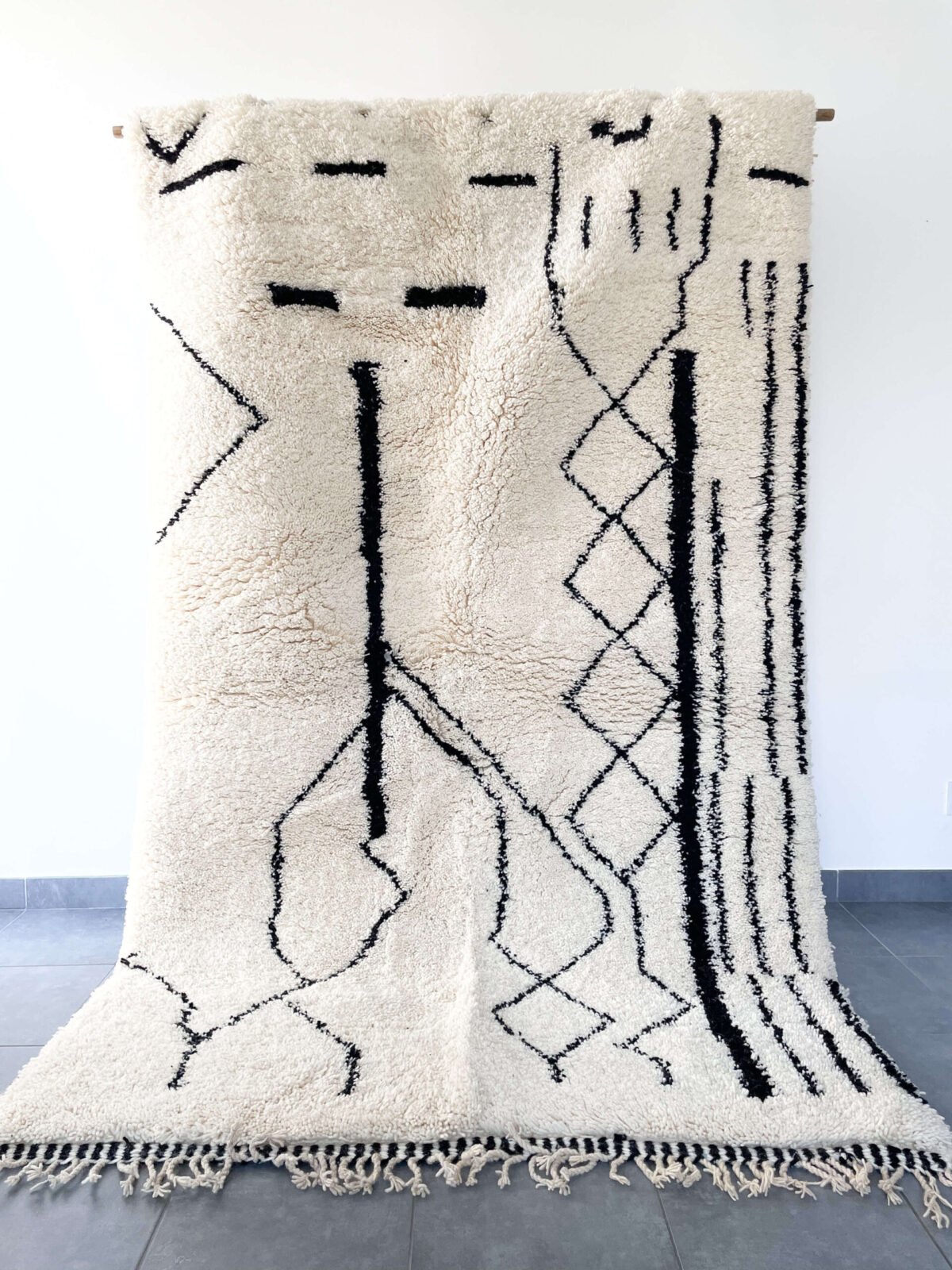 Tapis Berbère Noir et Blanc en Laine | 250x183 cm | Fait Main