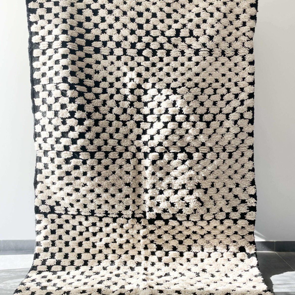 Tapis Berbère Noir et Blanc en Laine | Plusieurs Tailles | Fait Main