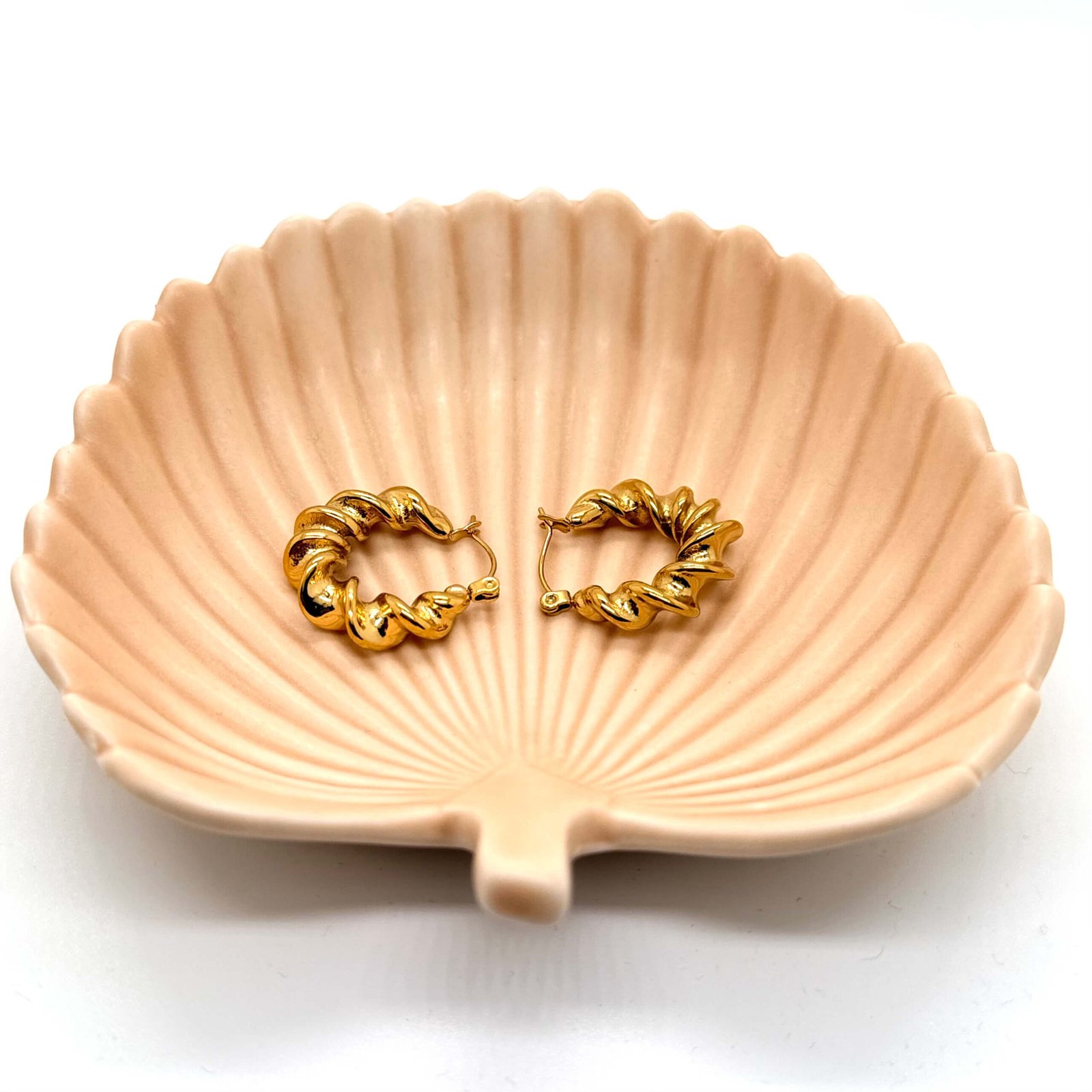 Boucles d’oreilles créoles ondulées torsadées