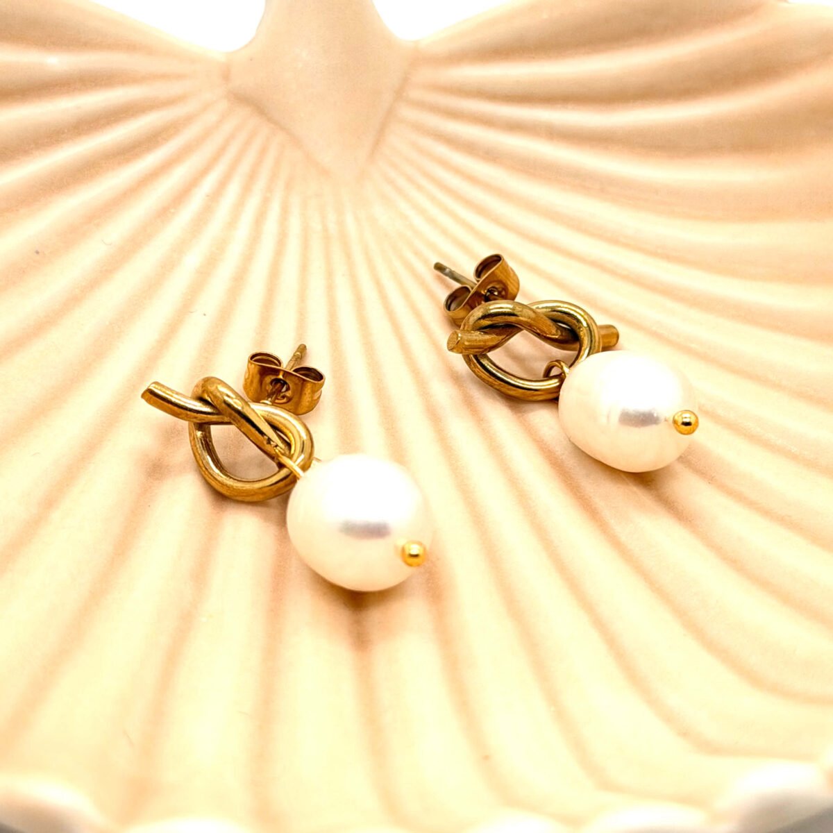 Boucle d'oreille Noeud a Perle