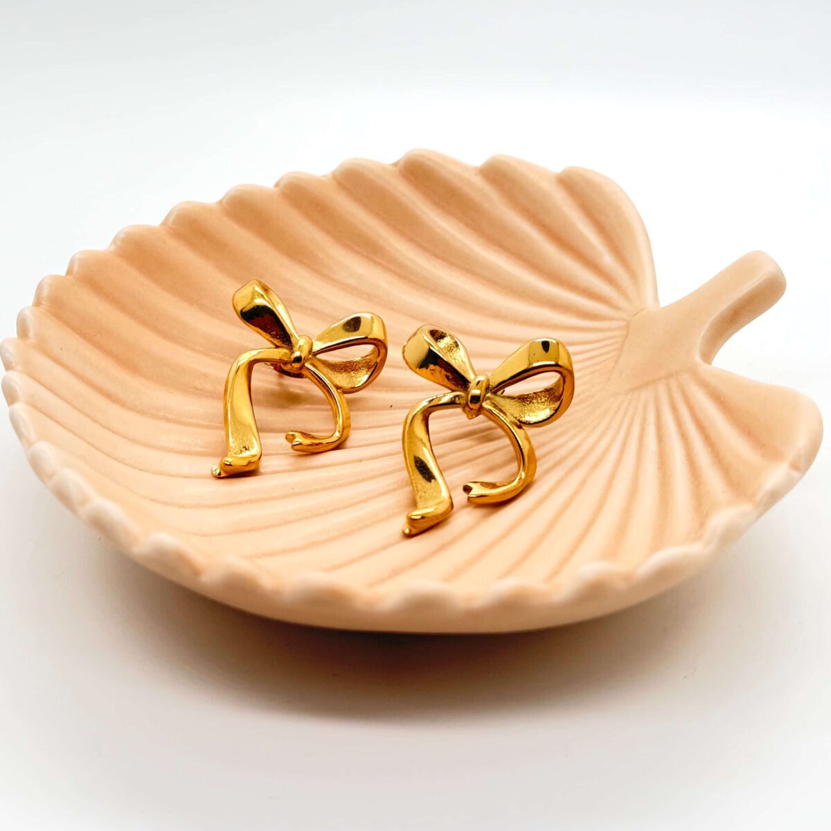 Boucles d’oreilles Noeud doré sculpté